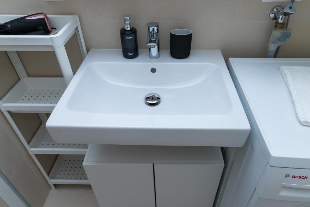 Apartament Maureen Lovely 2 Bedroom Unit With Community Pool