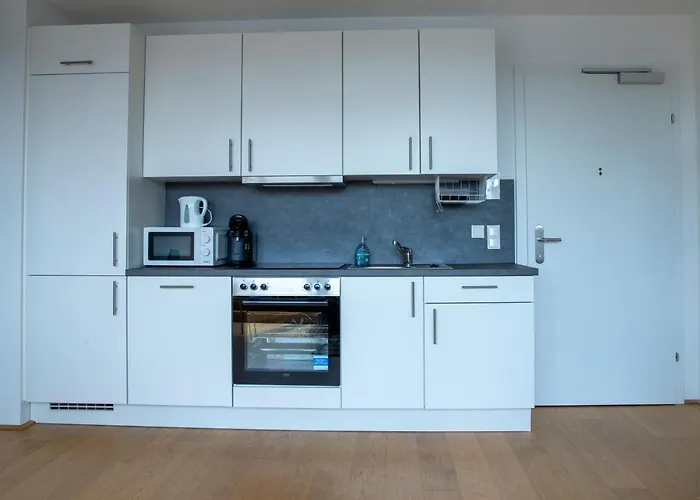Maureen Lovely 2 Bedroom Unit With Community Pool