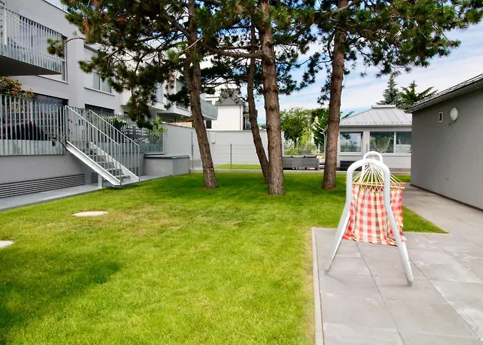 Maureen Lovely 2 Bedroom Unit With Community Pool