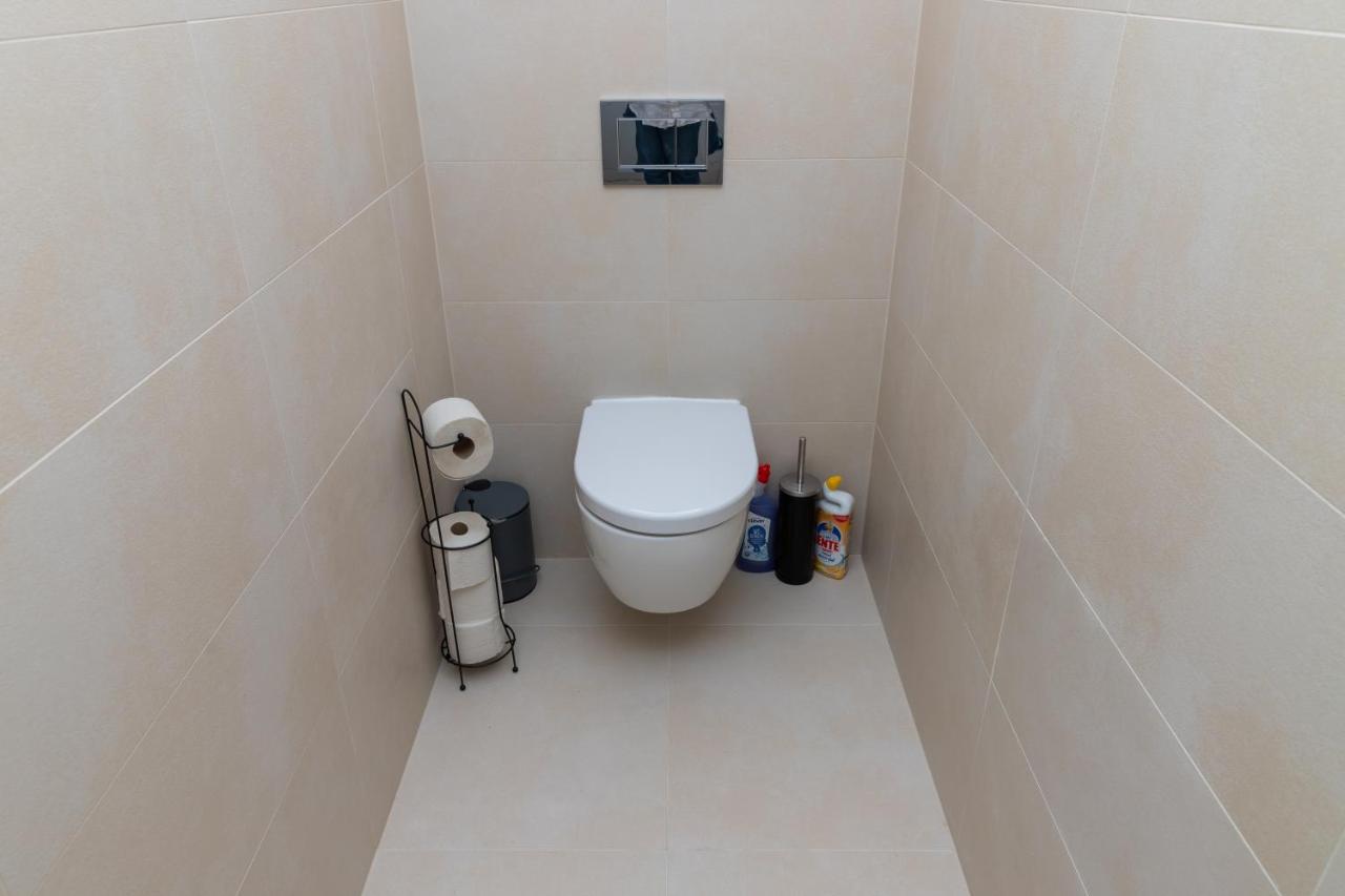 Maureen Lovely 2 Bedroom Unit With Community Pool Apartment Vienna